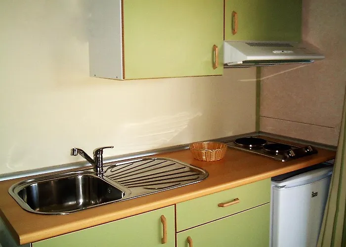 Parque De Campismo Orbitur Gala 캠프장